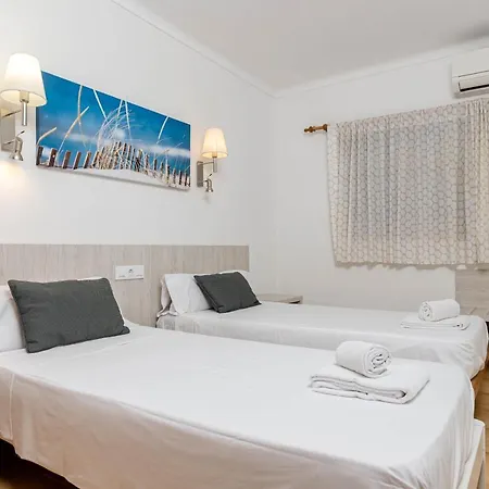 Rosamar Holidays شقة *